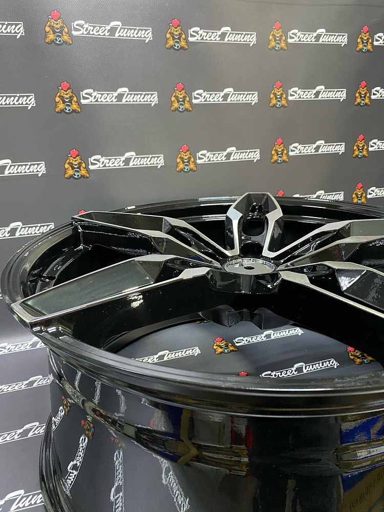 картинка Новые диски Inforged R19 J8.5 ET38 5x108 Black + Silver от магазина  StreetTuning