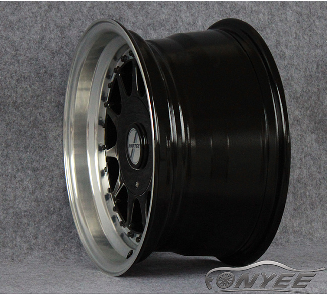 картинка Новые диски Hartge R15 4X100/114,3 ET20 J7 черный + серебро магазин  StreetTuning 