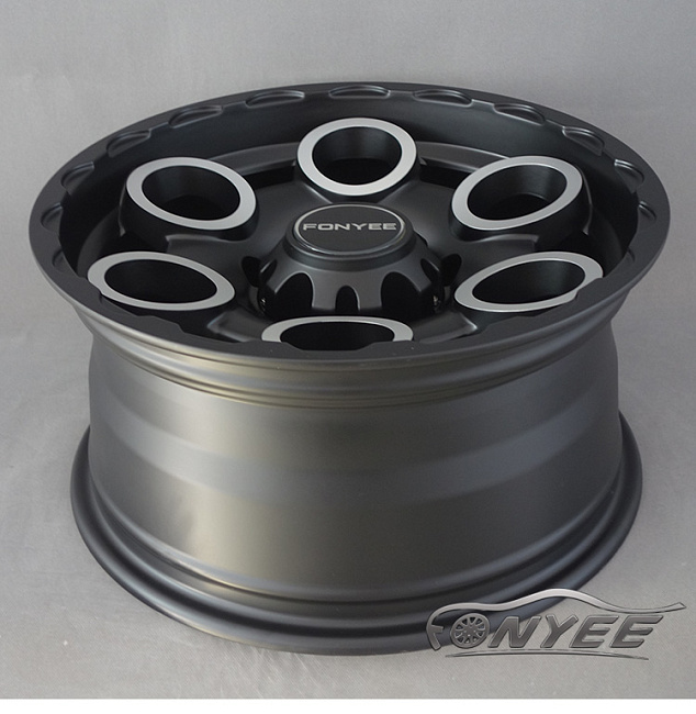 картинка Новые диски Black Rhino Magnus R17 5X150 ET0 J8 черный мат + серебро магазин  StreetTuning 