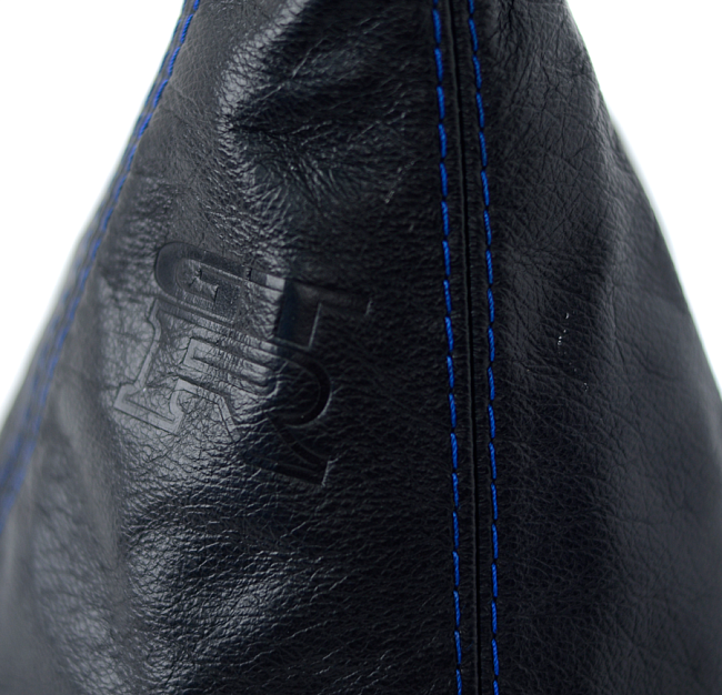 картинка Чехол на КПП для Nissan GTR  Кожа, синяя строчка магазин  StreetTuning 