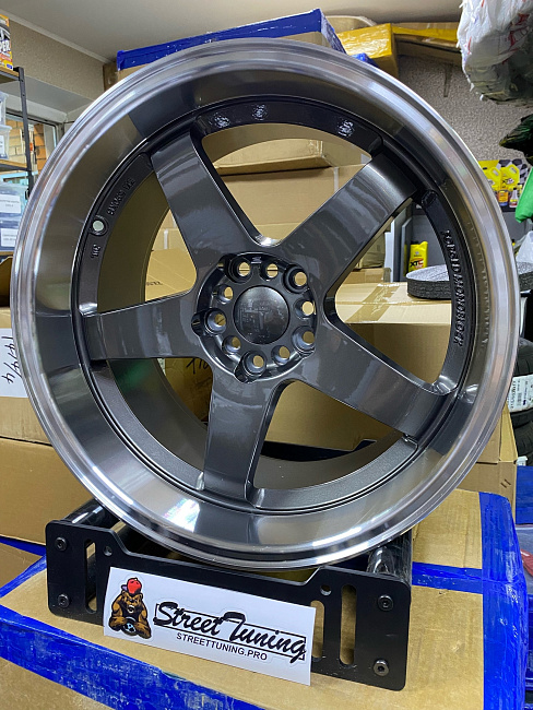 картинка Новые диски Style Nismo LM R18 J9.5 ET12 5x100/5x114,3 магазин  StreetTuning 