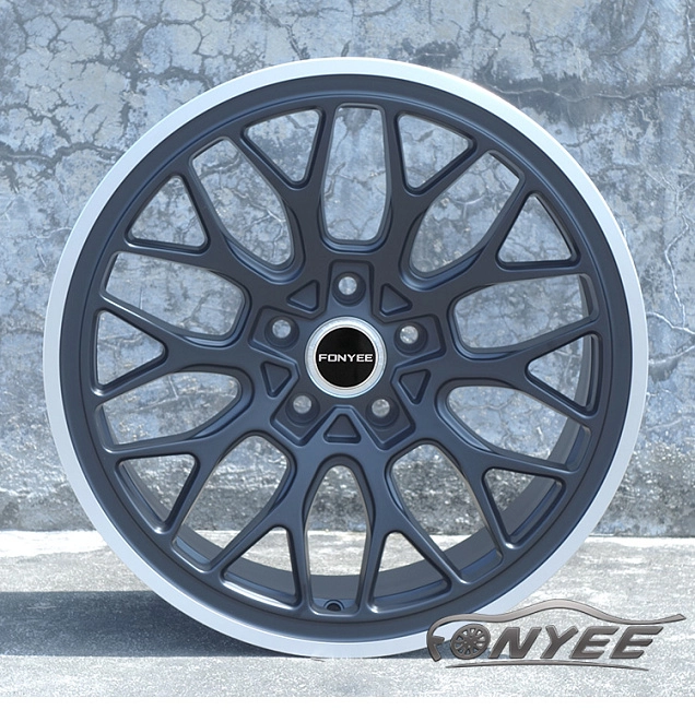 картинка Новые диски KE Flow Forming модель 7 R18 5X114,3 ET40 J8,5 черный мат + серебро магазин  StreetTuning 