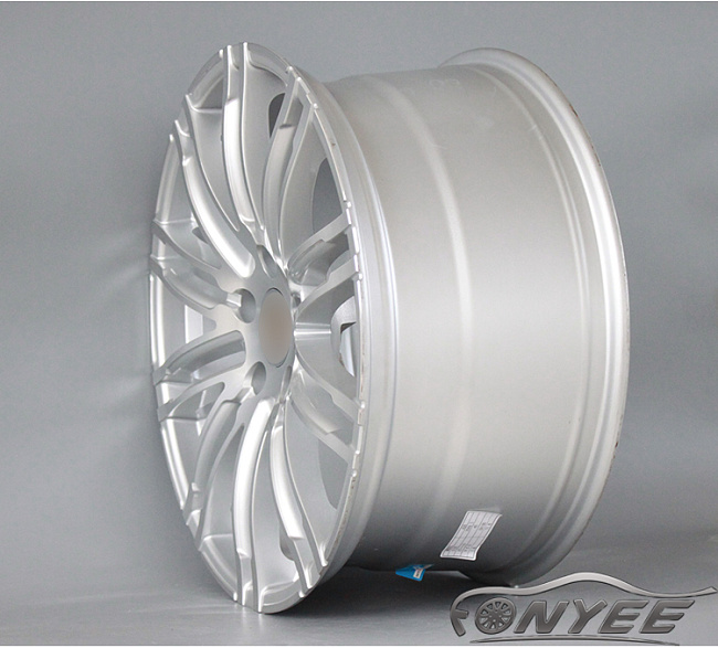 картинка Новые диски Porsche Macan wheels R21 5x112 ET19 J10 серебро магазин  StreetTuning 