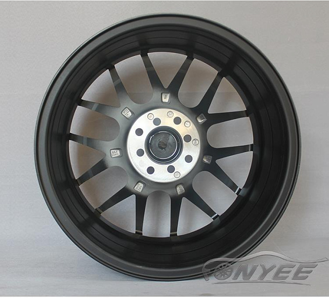 картинка Новые диски XXR 530 R17 4X100/114.3 ET35 J8,25, черные глянцевые магазин  StreetTuning 