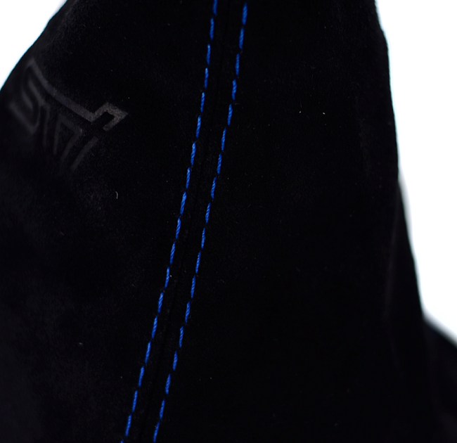 картинка Чехол на КПП Subaru STI, универсальный. Замша, синяя строчка магазин  StreetTuning 