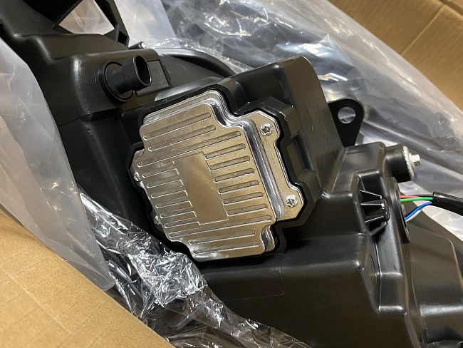 картинка Передние светодиодные фары VLAND для Subaru WRX 2015-2020(STI 2015-17) магазин  StreetTuning 