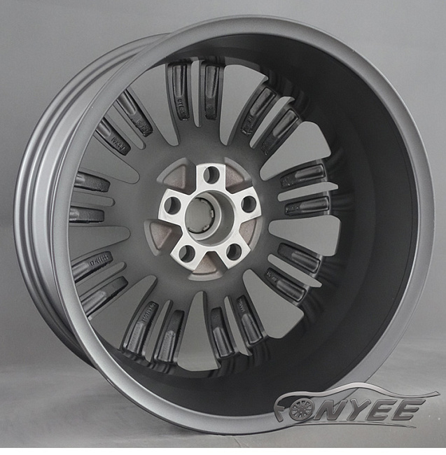 картинка Новые диски RANGE ROVER VELAR R20 5x120 ET45 J9,5 серый + серебро магазин  StreetTuning 