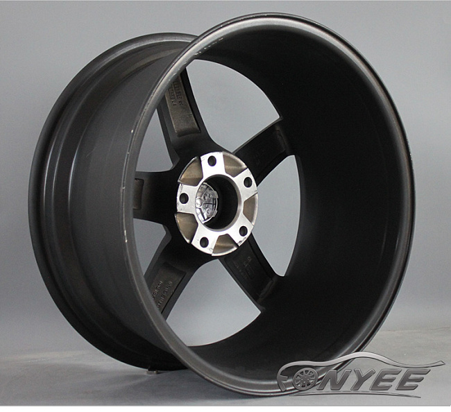 картинка Новые диски Vossen CV3 Replica R18 5X120 ET25 J8,5 черный мат + серебро магазин  StreetTuning 