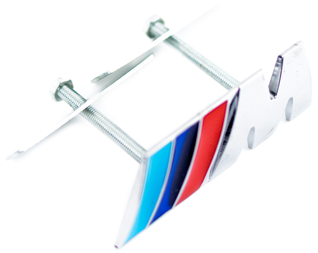 картинка Шильдик в решетку радиатора с логотипом "BMW M" магазин  StreetTuning 