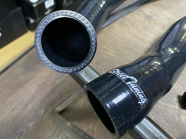 картинка Патрубки системы охлаждения STREETTUNING для VW Golf MK6 2.0T Gti Tsi магазин  StreetTuning 