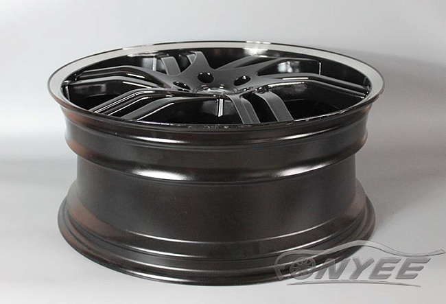 картинка Новые диски Koko Kuture Spline R20 5х112 ET25 J8,5 черный глянец магазин  StreetTuning 