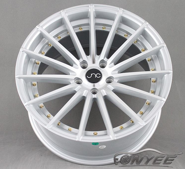 картинка Новые диски JNC 042 R19 5X114,3 ET35 J9,5 серебро + золотистые болтики магазин  StreetTuning 