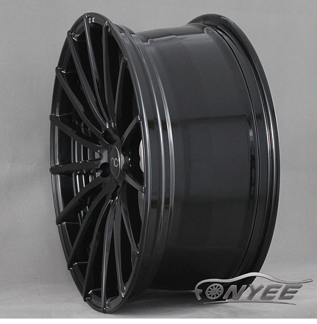 картинка Новые диски JNC 042 R20 5X114,3 ET38 J10 черные глянцевые + золотистые болтики магазин  StreetTuning 