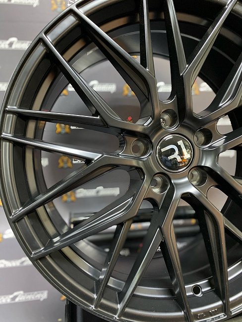 картинка Новые диски Vorsteiner V-FF 107 R19 J8.5 ET35 5X114.3 Black Mat магазин  StreetTuning 