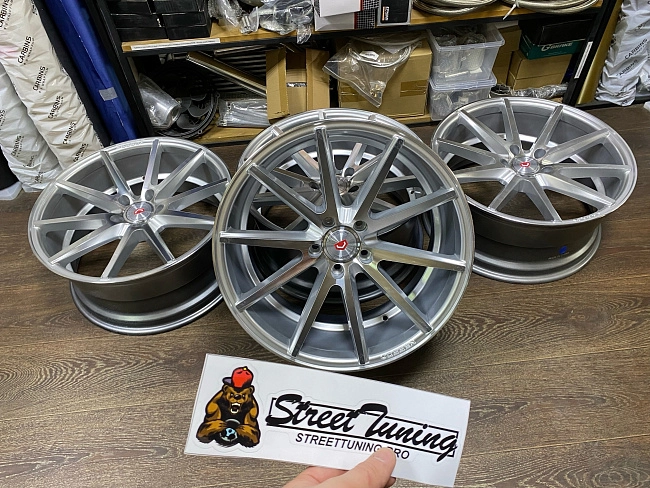 картинка Новые диски Vossen VFS1 разноширокие R19 J8.5/J9,5 ET35 5X114,3 магазин  StreetTuning 