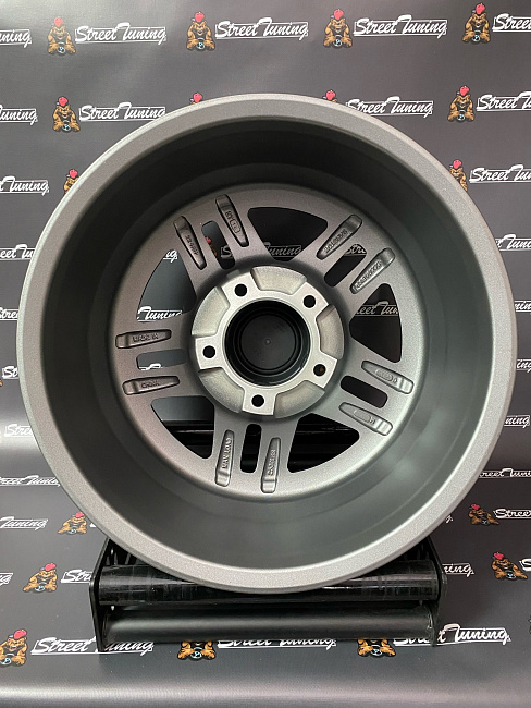 картинка Новые диски Black Rhino Barstow R18 J9 ET18 5x150 Gray + black магазин  StreetTuning 