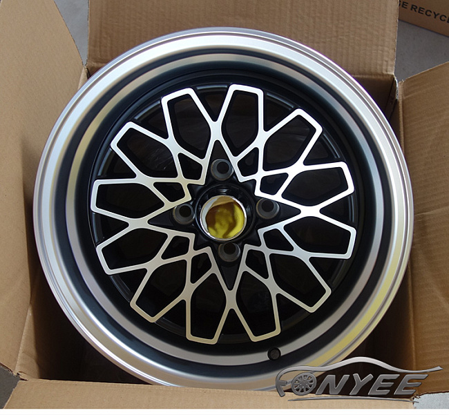 картинка Новые диски Avid.1 895 R15 4x100 ET25 J8 черный мат + серебро магазин  StreetTuning 