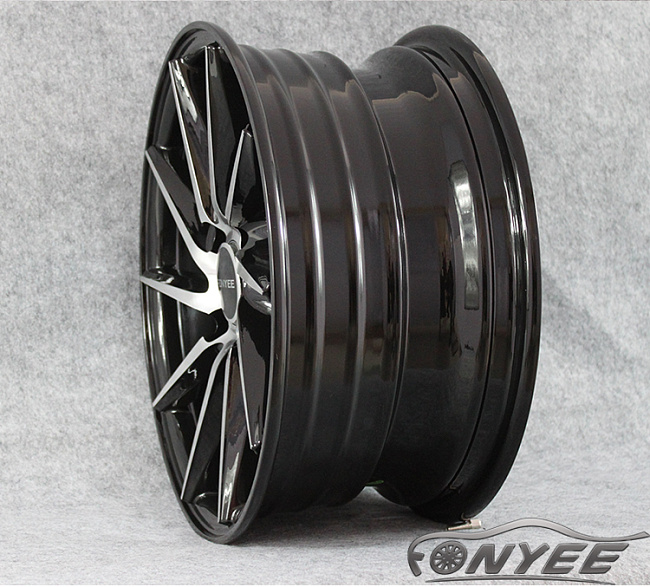 картинка Новые диски Vossen CVT-R Replica R15 4X100 ET35 J7 черный глянец + серебро магазин  StreetTuning 