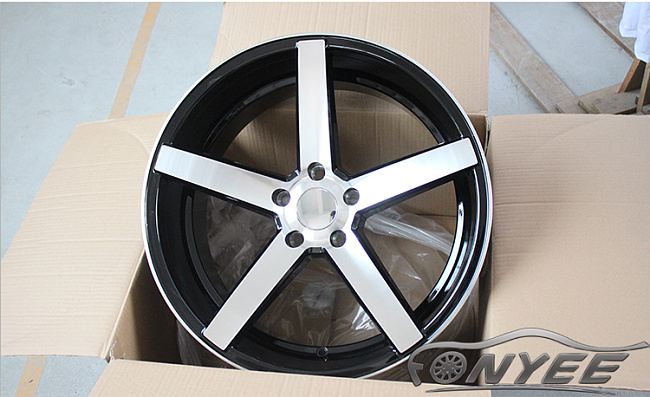 картинка Новые диски Vossen CV3 Replica R20 5X114,3 ET40 J10 черный глянец + серебро магазин  StreetTuning 