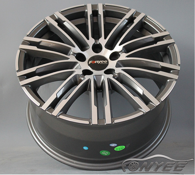 картинка Новые диски Porsche Macan wheels R21 5x112 ET19 J10 Серый глянец + серебро магазин  StreetTuning 