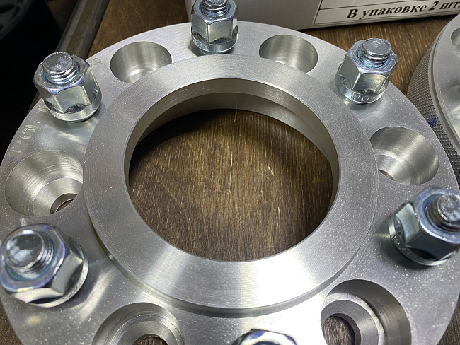 картинка Проставка Starleks 30 мм 6x139,7 цо 106 шпилечная M12x1,5 - РФ магазин  StreetTuning 