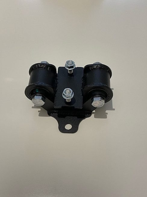 картинка Задняя опора трансмиссии для Nissan 240SX 180SX S13 S14 S15, R33-34 магазин  StreetTuning 