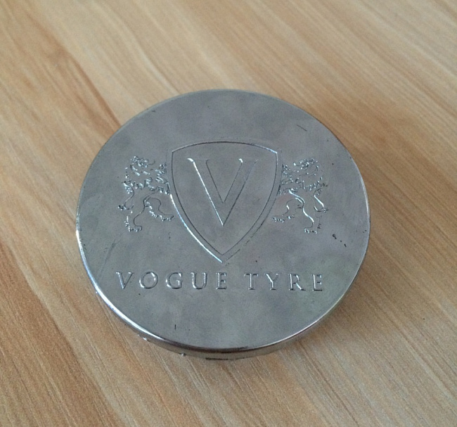 картинка Колпачок на литье хром универсальный VOGUE TYRES, С103602 (внешний 54mm, внутренний 50mm) магазин  StreetTuning 