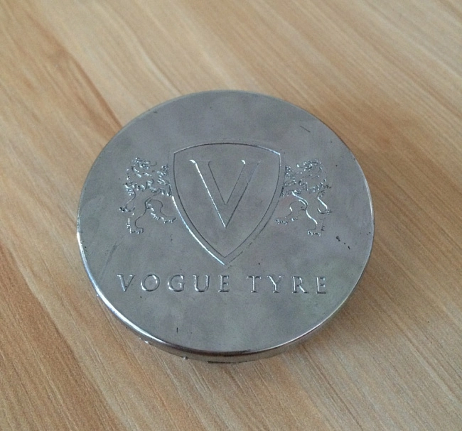 картинка Колпачок на литье хром универсальный VOGUE TYRES, С103602 (внешний 54mm, внутренний 50mm) магазин  StreetTuning 