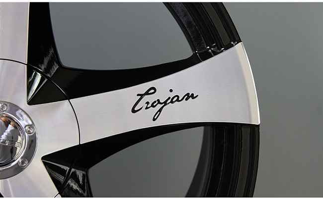 картинка Новые диски Sugarray Vogue 2 R17 5x105/5x115 ET35 J8 черный + серебро магазин  StreetTuning 