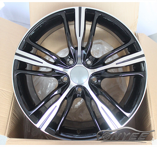 картинка Новые диски BMW Series 660 R18 5x120 ET30 J8 Черный глянец + серебро магазин  StreetTuning 