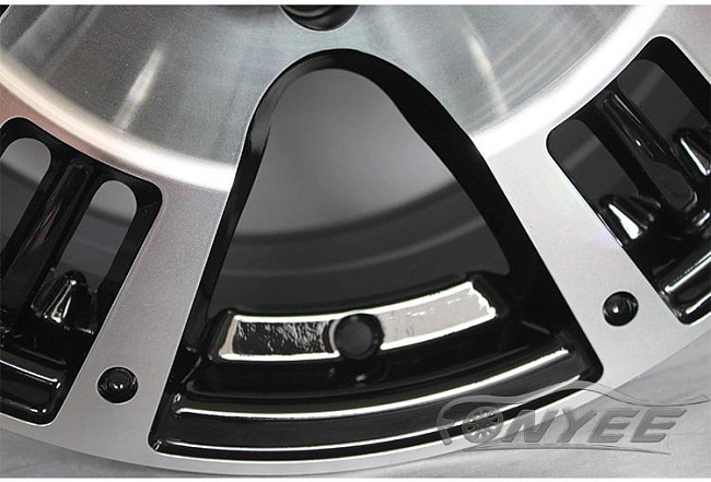 картинка Новые диски Powcan модель 11 R16 6X139,7 ET15 J8 черный глянец + серебро магазин  StreetTuning 