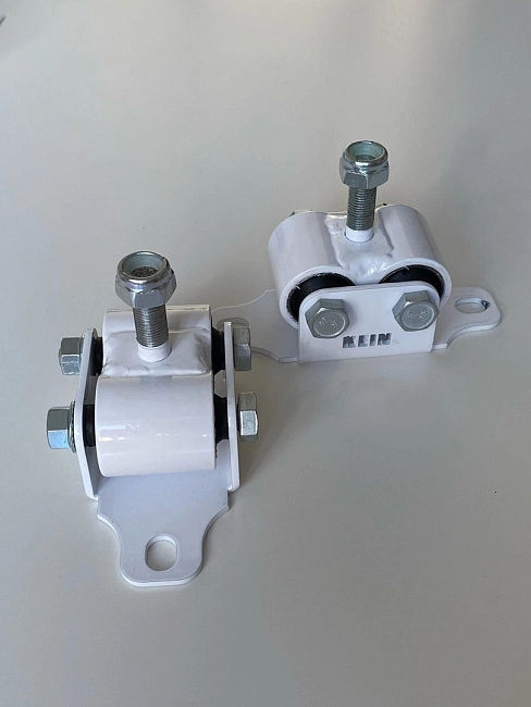 картинка Усиленные опоры двигателя для Toyota Soarer, Celica, Mark II, Cresta магазин  StreetTuning 