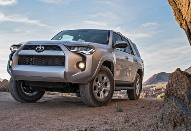 картинка Передние светодиодные фары для Toyota 4 Runner c 2014 по 2021г магазин  StreetTuning 