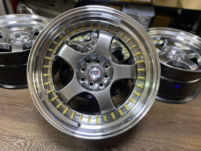 картинка Новые диски SSR SP1 R17 J9 ET20 4X100/4x114.3, Hyper Black магазин  StreetTuning 