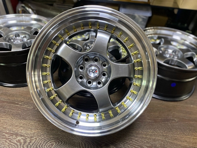 картинка Новые диски SSR SP1 R17 J9 ET20 4X100/4x114.3, Hyper Black магазин  StreetTuning 