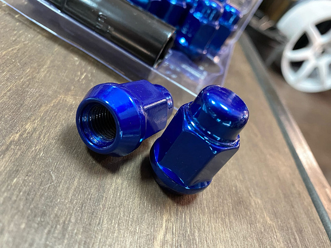 картинка Комплект гаек Starleks M12x1.25 высота 35 мм, синие - 20 шт магазин  StreetTuning 