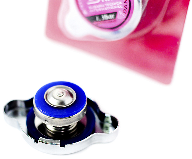 картинка Крышка радиатора  STI  1.3 атм магазин  StreetTuning 