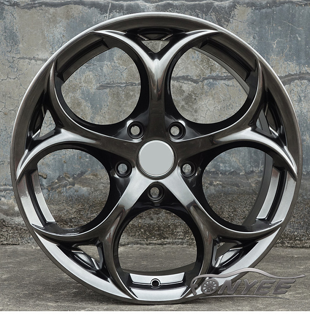 картинка Новые диски Alfa Romeo Giulia Quadrifoglio R19 5x112 ET35 J8,5 серебро с оттенком серого металика магазин  StreetTuning 