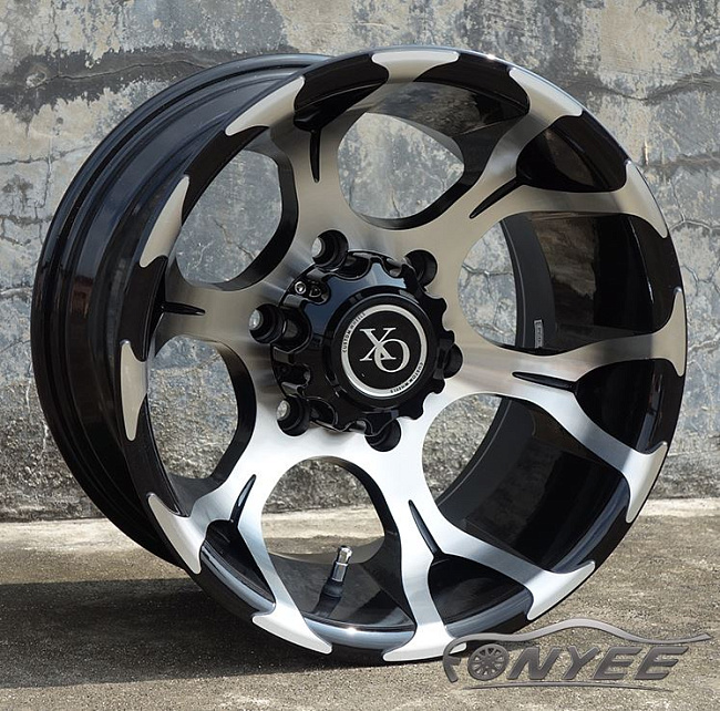 картинка Новые диски XO wheels R15 J8,5 ET-32 6x139,7 черный глянец + серебро магазин  StreetTuning 