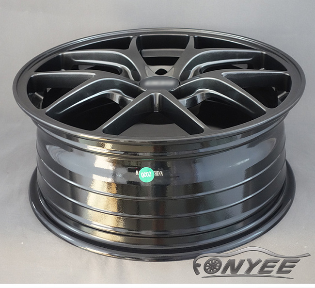 картинка Новые диски BBS F-1 R18 5X114,3 ET35 J8 светло черный глянец магазин  StreetTuning 