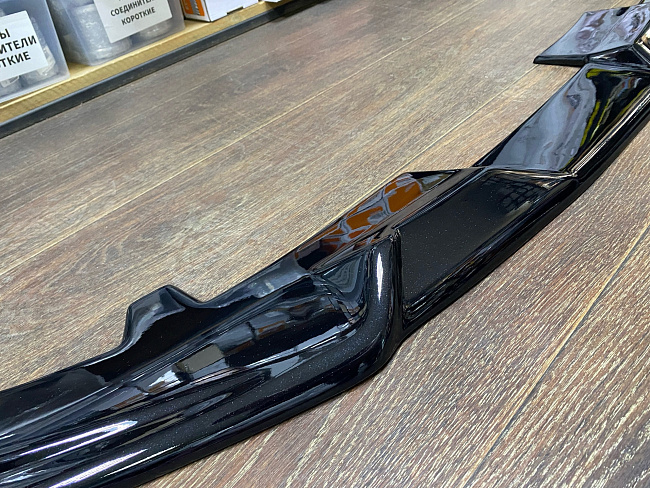 картинка Сплиттер (губа) на передний бампер для BMW G20 330i M34, черный глянец магазин  StreetTuning 