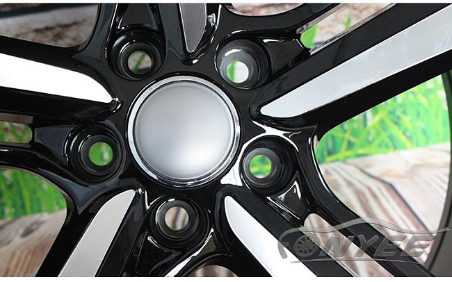 картинка Новые диски Audi RS 7 R20 5x112 ET30 J9 серебро + черный глянец магазин  StreetTuning 