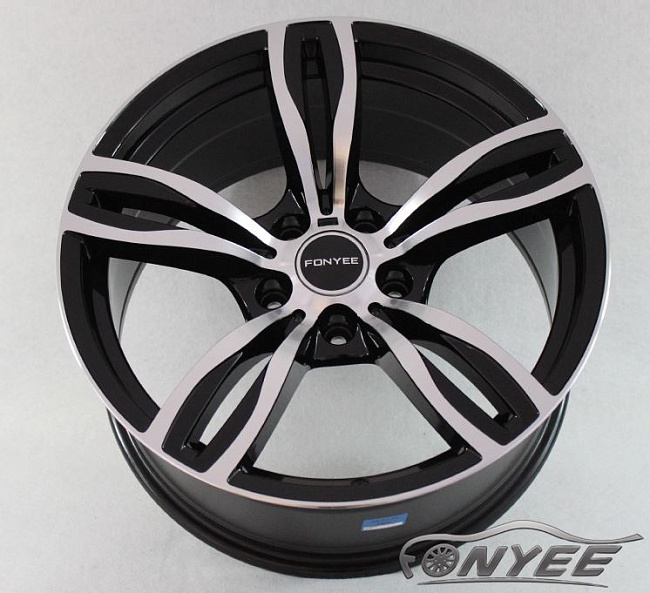 картинка Новые диски BMW F10 style R19 5x120 ET23 J8,5 черный глянец + серебро магазин  StreetTuning 