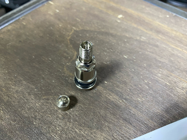 картинка Ниппель (вентиль) для колес, разборный MS525CR, цвет хром магазин  StreetTuning 