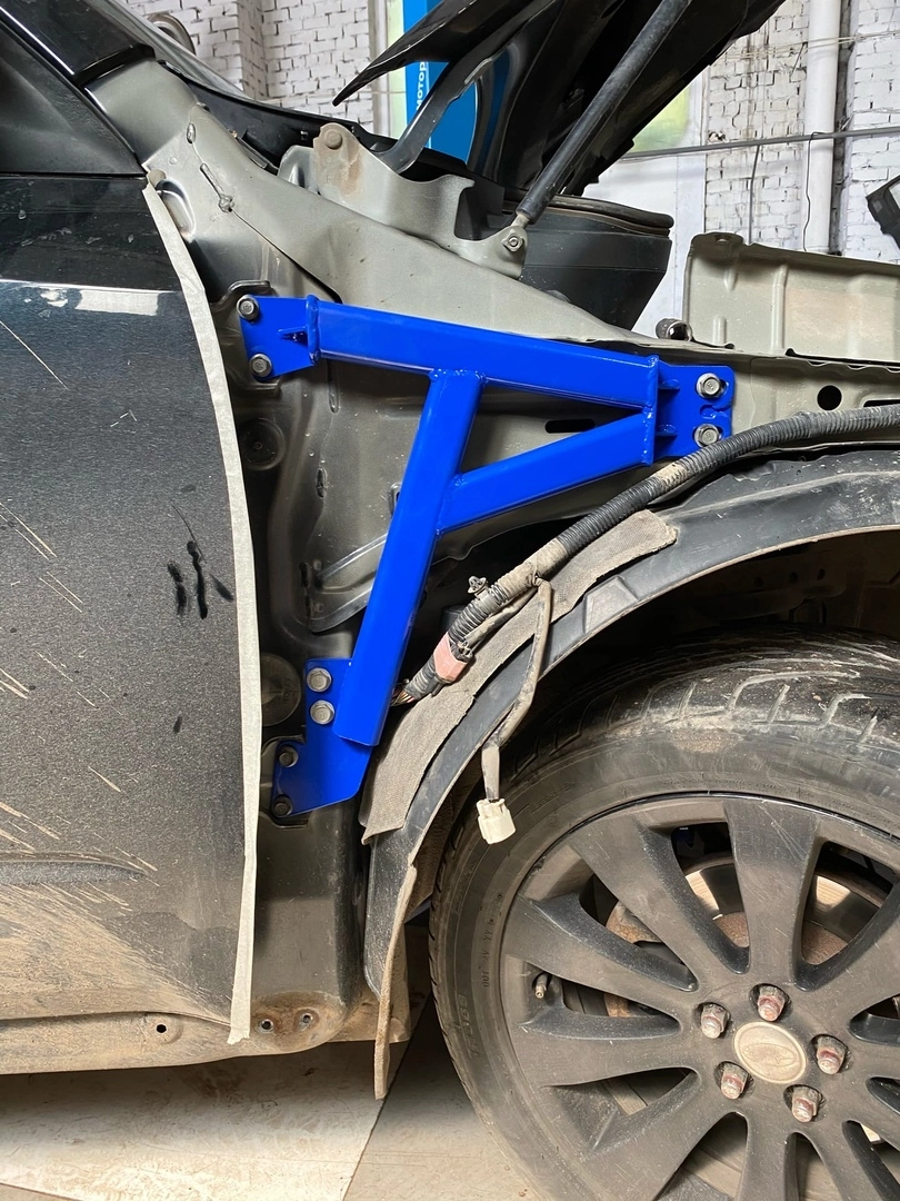 картинка Комплект усилителей под передние крылья для Subaru Forester SH магазин  StreetTuning 