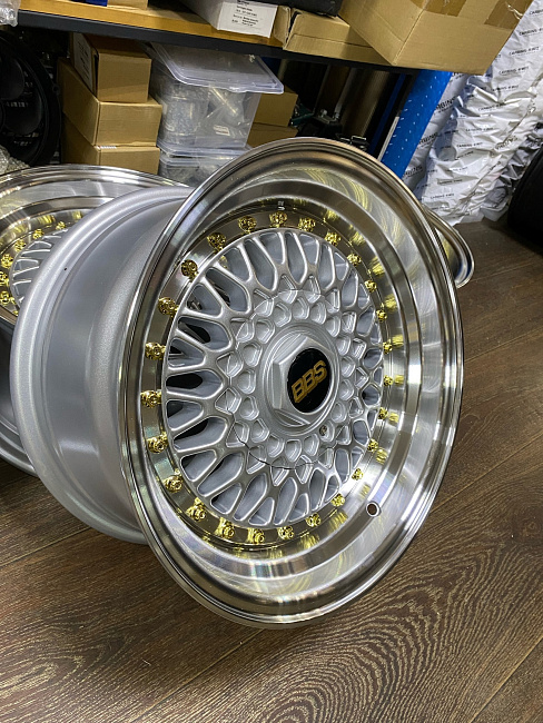 картинка Новые диски BBS RS R15 J8 ET20 4x100/114.3 серебро магазин  StreetTuning 