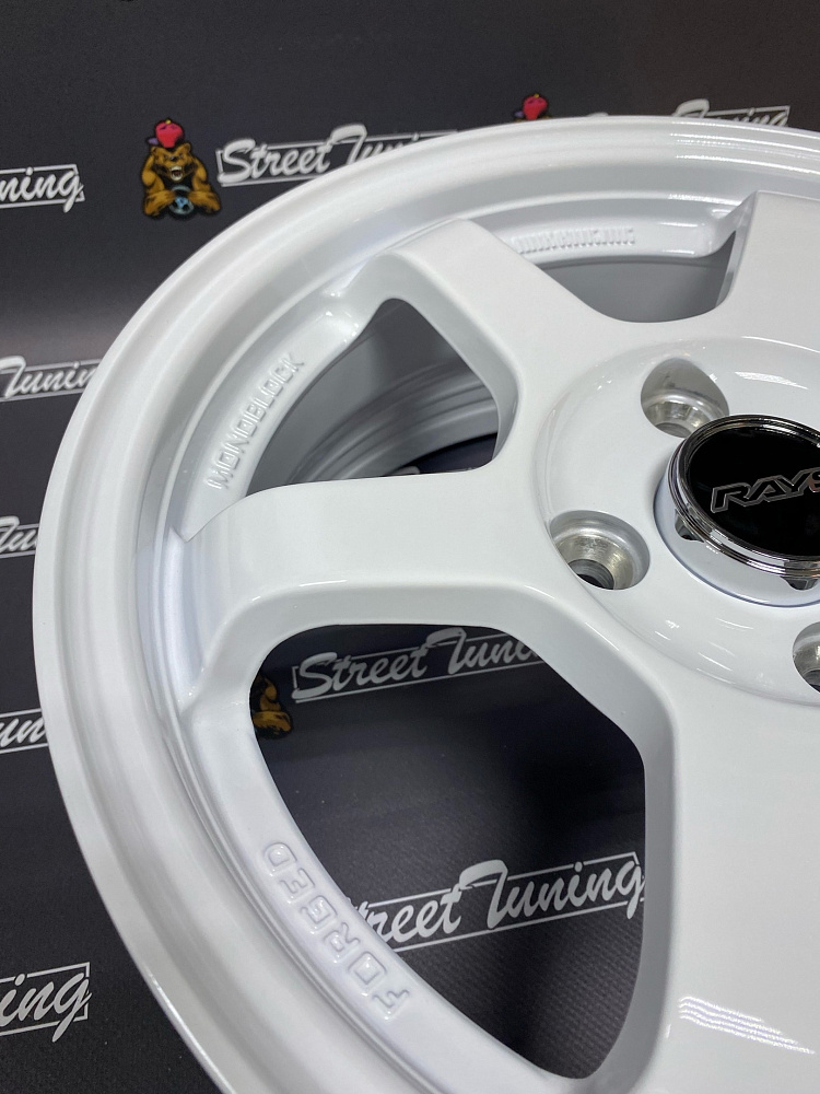 картинка Новые диски Rays TE37 R14 J5.5 ET30 4x100 белые от магазина  StreetTuning