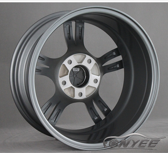 картинка Новые диски BMW F10 style R18 5x120 ET32 J9,5 серый + серебро магазин  StreetTuning 