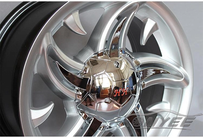 картинка Эксклюзивные диски HH R14 ET25 4x100/114,3 J6,5 серебро магазин  StreetTuning 