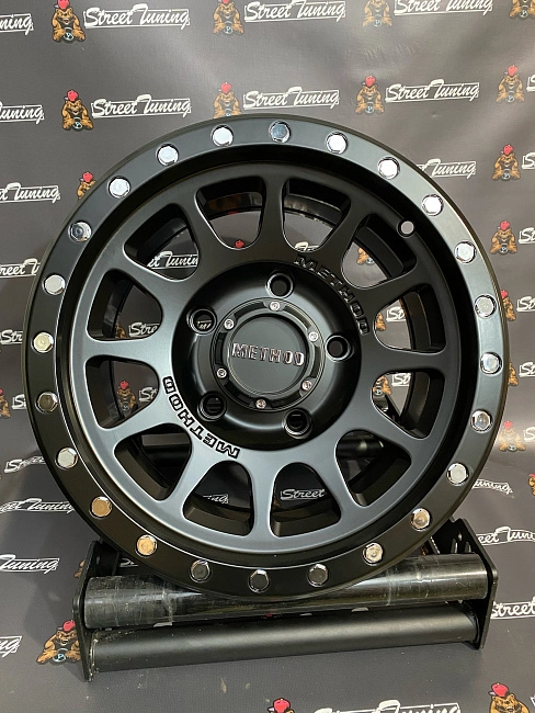 картинка Новые диски METHOD R15 J8 ET0 5x150 Black магазин  StreetTuning 